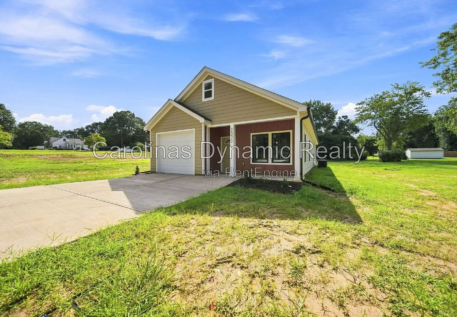 3 bed, 2.0 bath, 1320 sqft, $1,900 — Photo 2