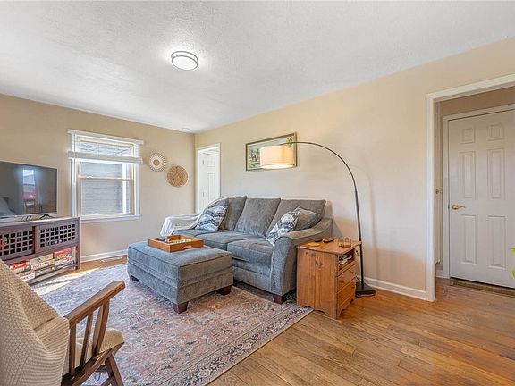 3rd image of 2112 Patterson Rd