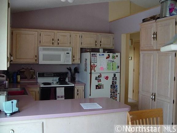 3rd image of 3117 Sunset Lake Dr