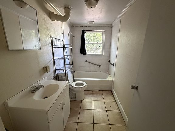 4th image of 325 Chambers St APT C