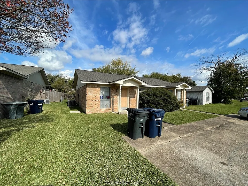 1521 Hillside Dr #CS