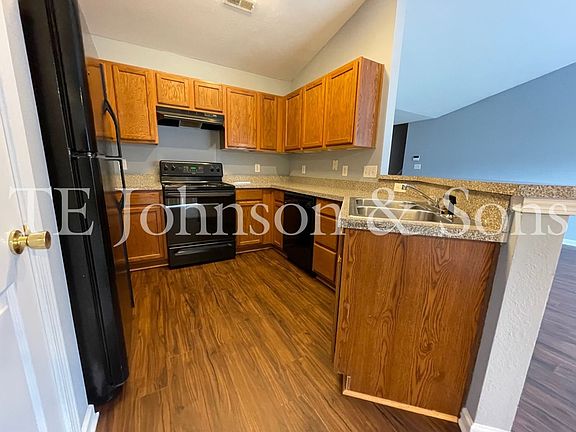 5th image of 3434 Glen Lyon Dr