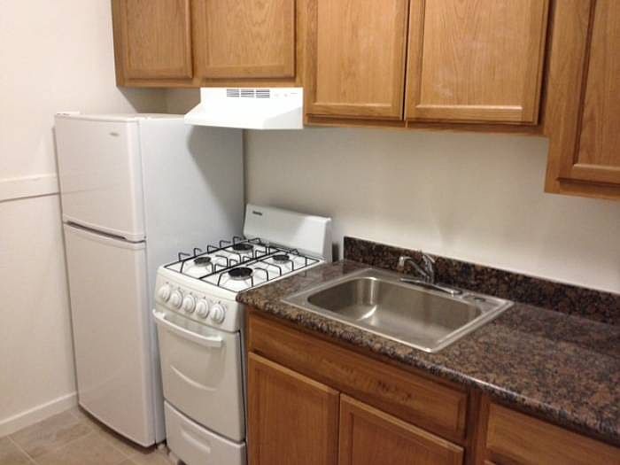 1st image of 305 Franklin St APT 38