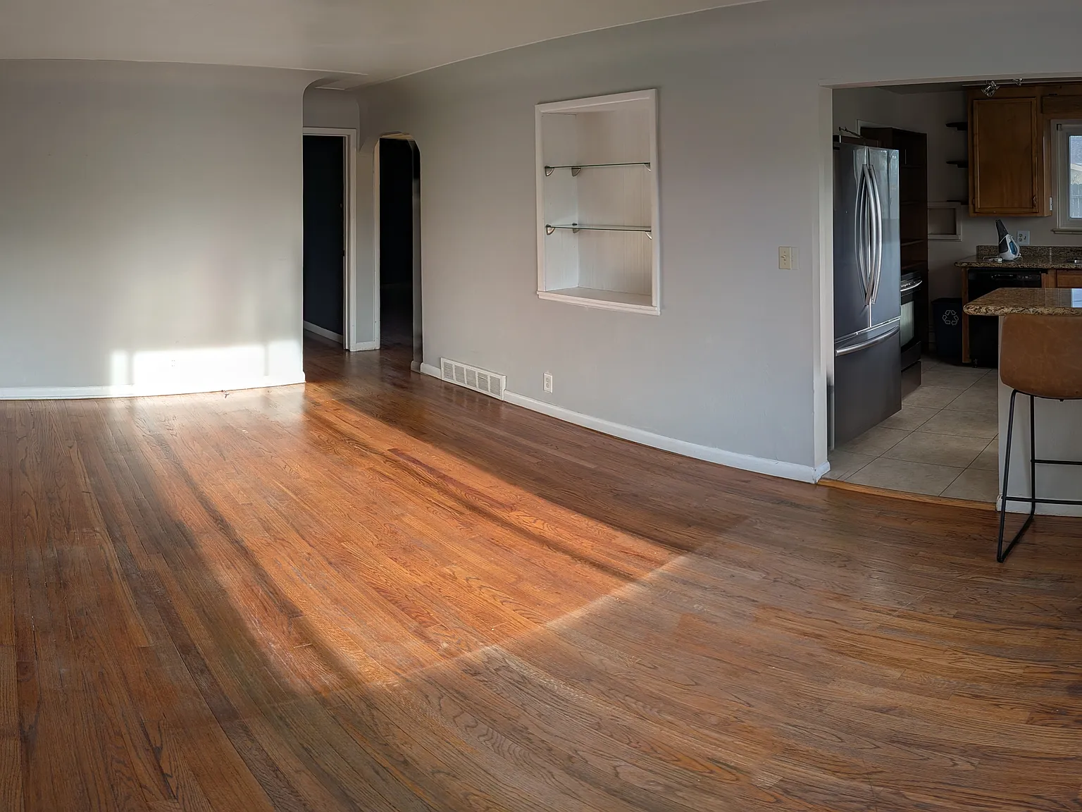 2 bed, 950 sqft, $2,000 — Photo 2