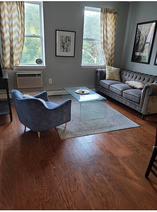 1st image of 16 E 118th St #3
