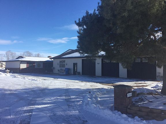 4th image of 700 E Avenue C