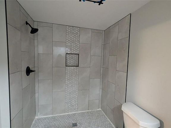 2nd image of 2803 3rd Ave SW