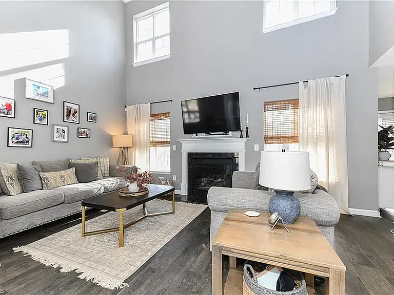 4432 River Forest Ln — Photo 2