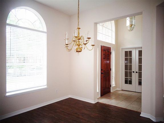 5th image of 50 W Knightsbridge Dr