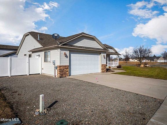 2nd image of 379 W Ashworth Ln