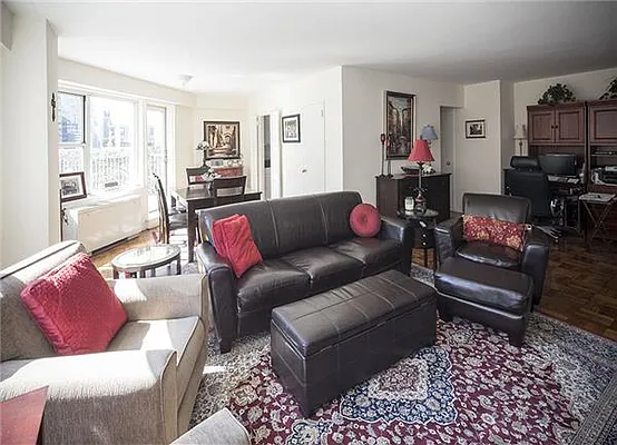 Rented by Warburg | media 25