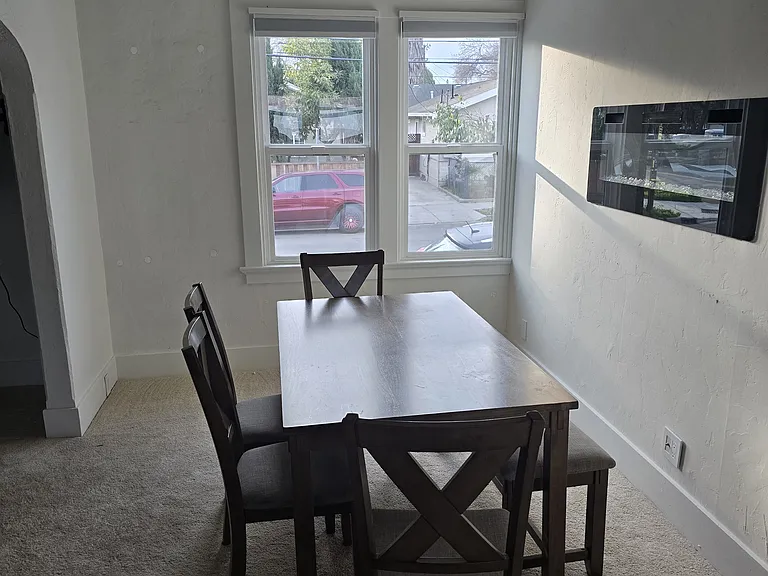 Sanborn Ave — Photo 10
