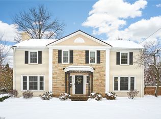 2666 Cranlyn Rd, Shaker Heights, OH 44122