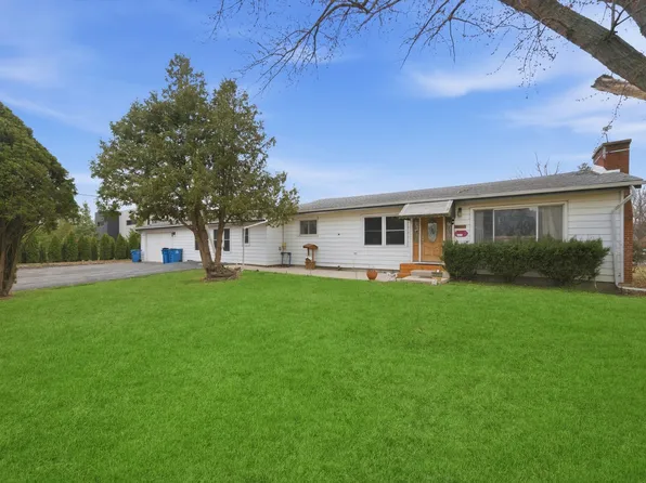 810 N Cherry St, Addison, IL 60101