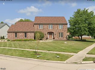 2902 River Oak Dr, Champaign, IL 61822