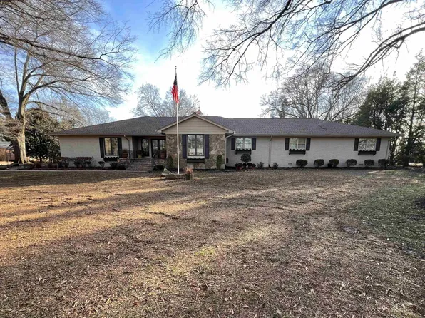 901 Cooper Dr, Dyersburg, TN 38024