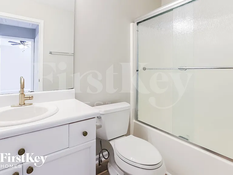 9215 Fleetwood Trl — Photo 10