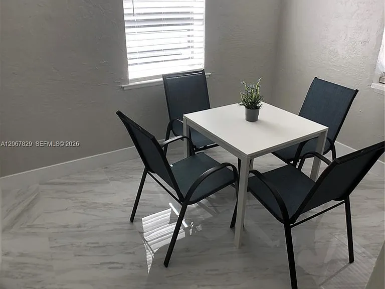 2111 Monroe Ter — Photo 10