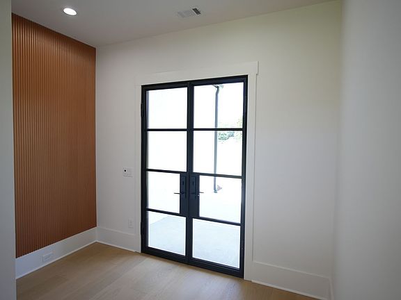 5th image of 3295 Kelly Glen Ct