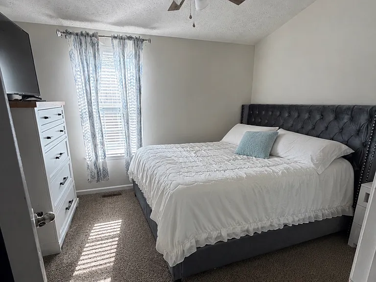 1402 Orange Ct — Photo 9
