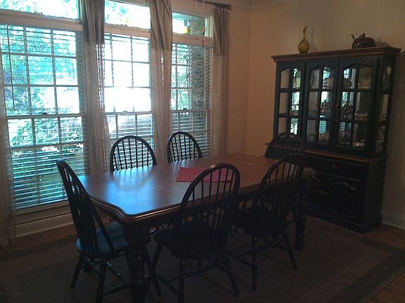 3rd image of 2411 Colfax Dr