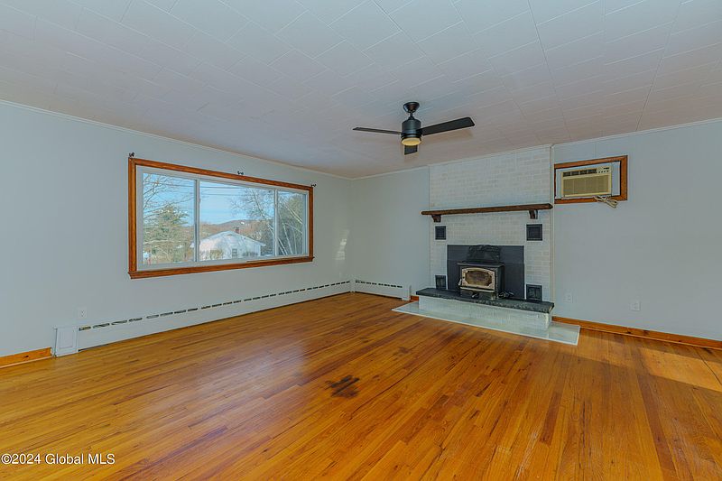 5th image of 8 Belmont Avenue