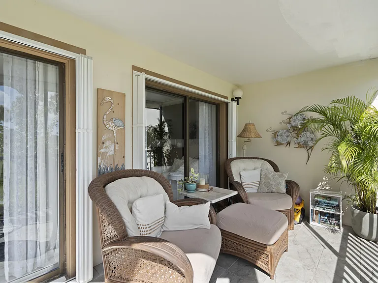 233 NE Edgewater Dr #104 — Photo 27