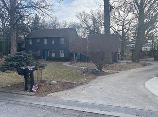 806 Deer Run Dr, Mahomet, IL 61853