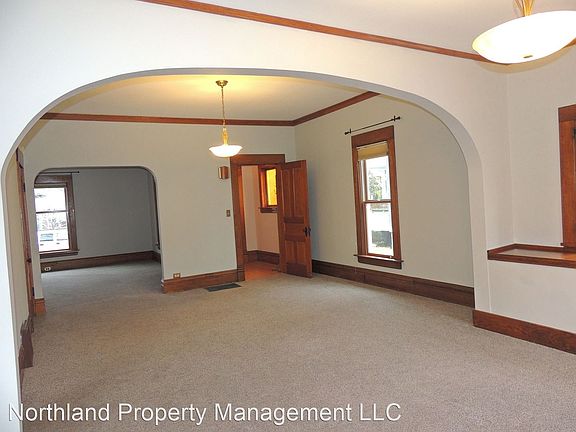 2nd image of 105 N Elmwood Ave