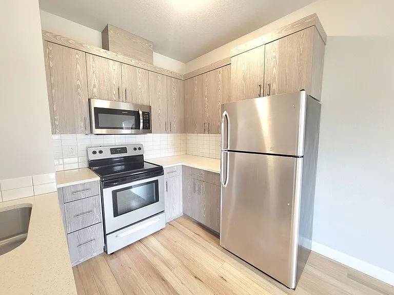 J0459 - Stafford St. Apartments — Photo 18