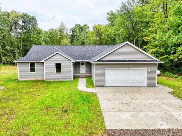 10565 W Allen Rd, Fowlerville, MI 48836