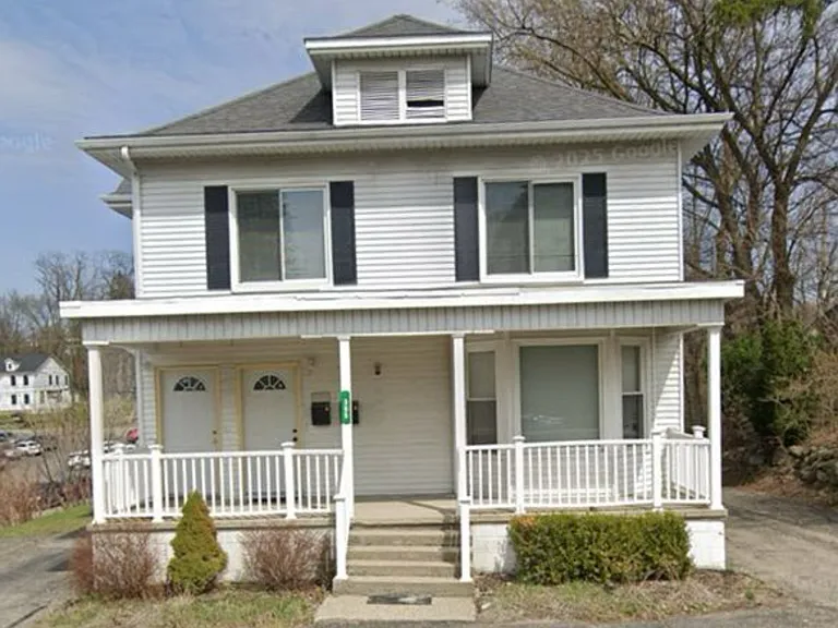 305 E Grand River Ave #1 — Photo 5