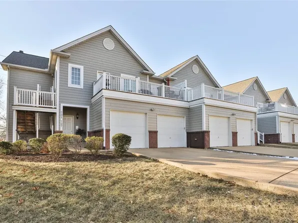 727 Windberry Ct, Saint Louis, MO 63122