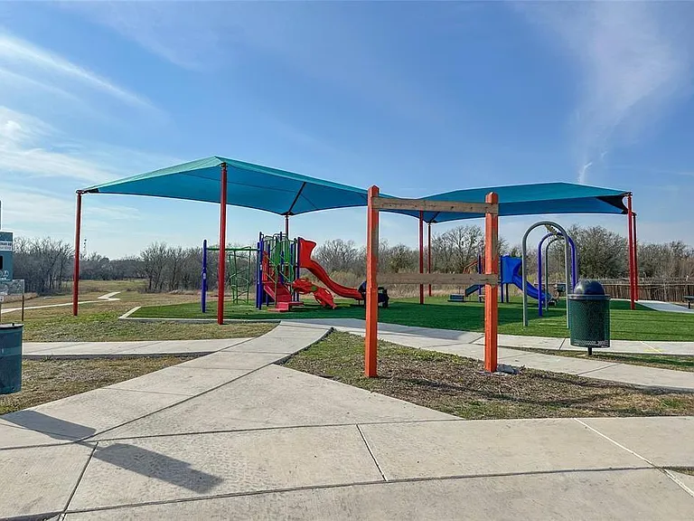 431 Robins Nest Ln — Photo 34