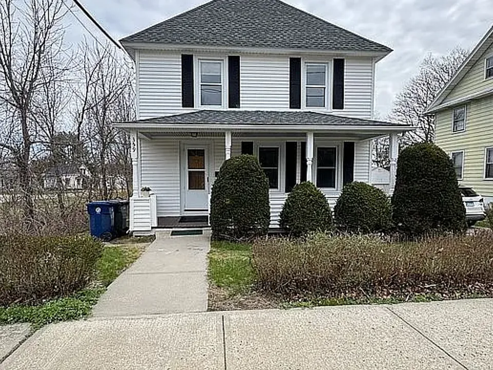 359 Ash St