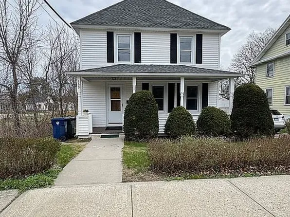 359 Ash St, Willimantic, CT 06226