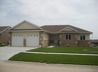 1502 Arapahoe Ave, Hastings, NE 68901