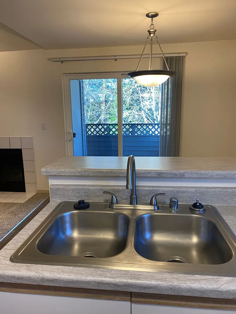 Building Photo - Breckenridge Heights