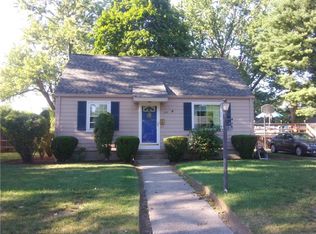 295 Hunt Ave, Warwick, RI 02886