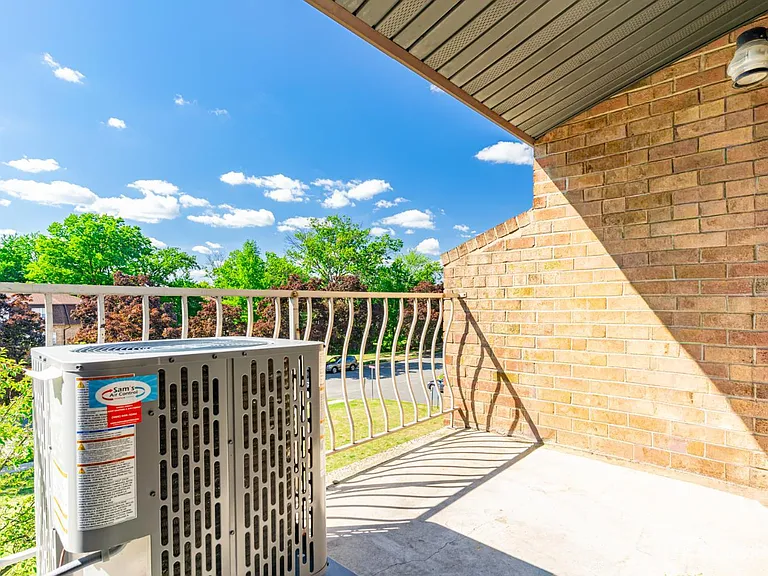 1719 Raspberry Ct — Photo 8