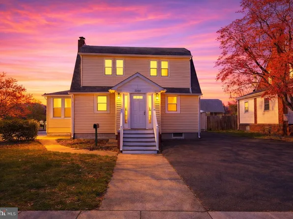 2320 S Eads St, Arlington, VA 22202