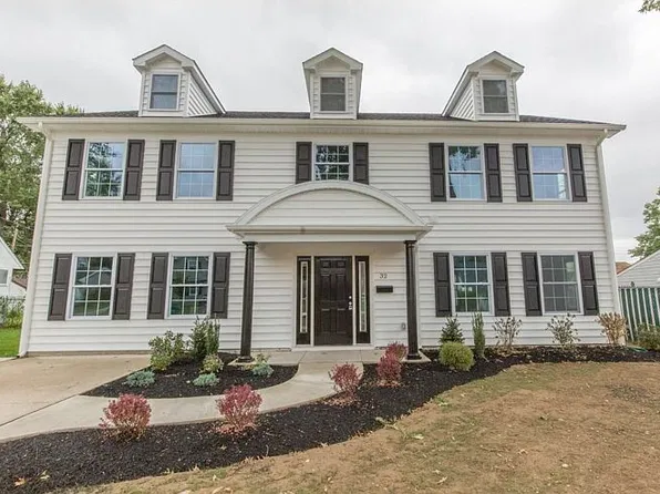 32 Rustleaf Ln, Levittown, PA 19055