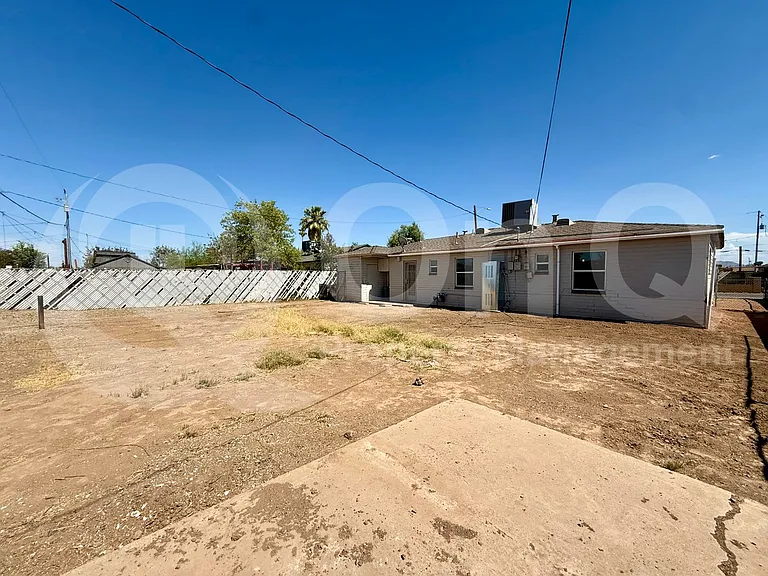 3026 W Pierce St — Photo 4