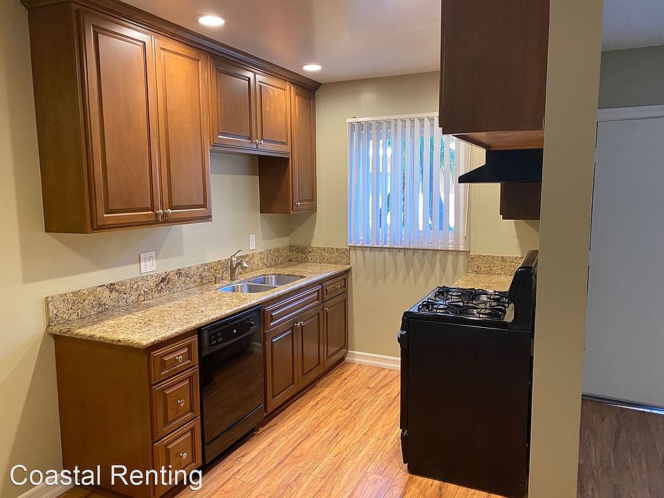 1st image of 4211 E 5th St APT 2