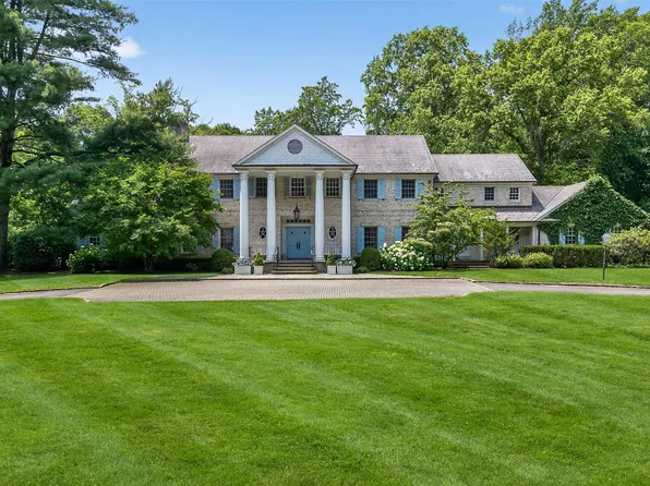 8 Danton Lane S, Locust Valley, NY 11560