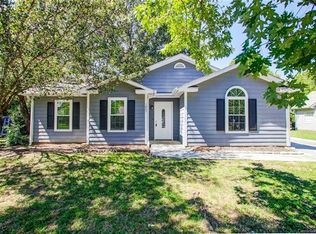 1807 Hedgelawn Dr, Charlotte, NC 28262