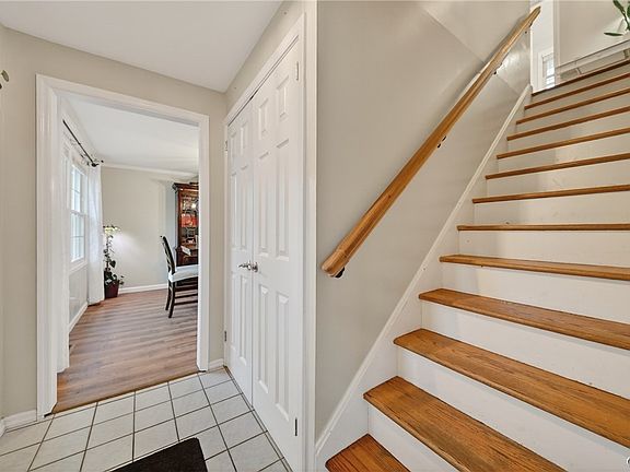 3rd image of 4152 Lucan Rd