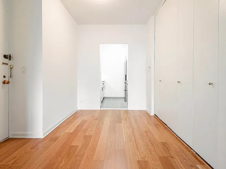 60 E 8th St #6J — Photo 4