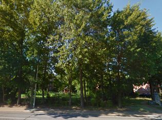 7465 Clayton Rd, Saint Louis, MO 63117