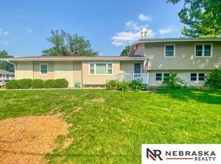 4825 N 103rd St, Omaha, NE 68134